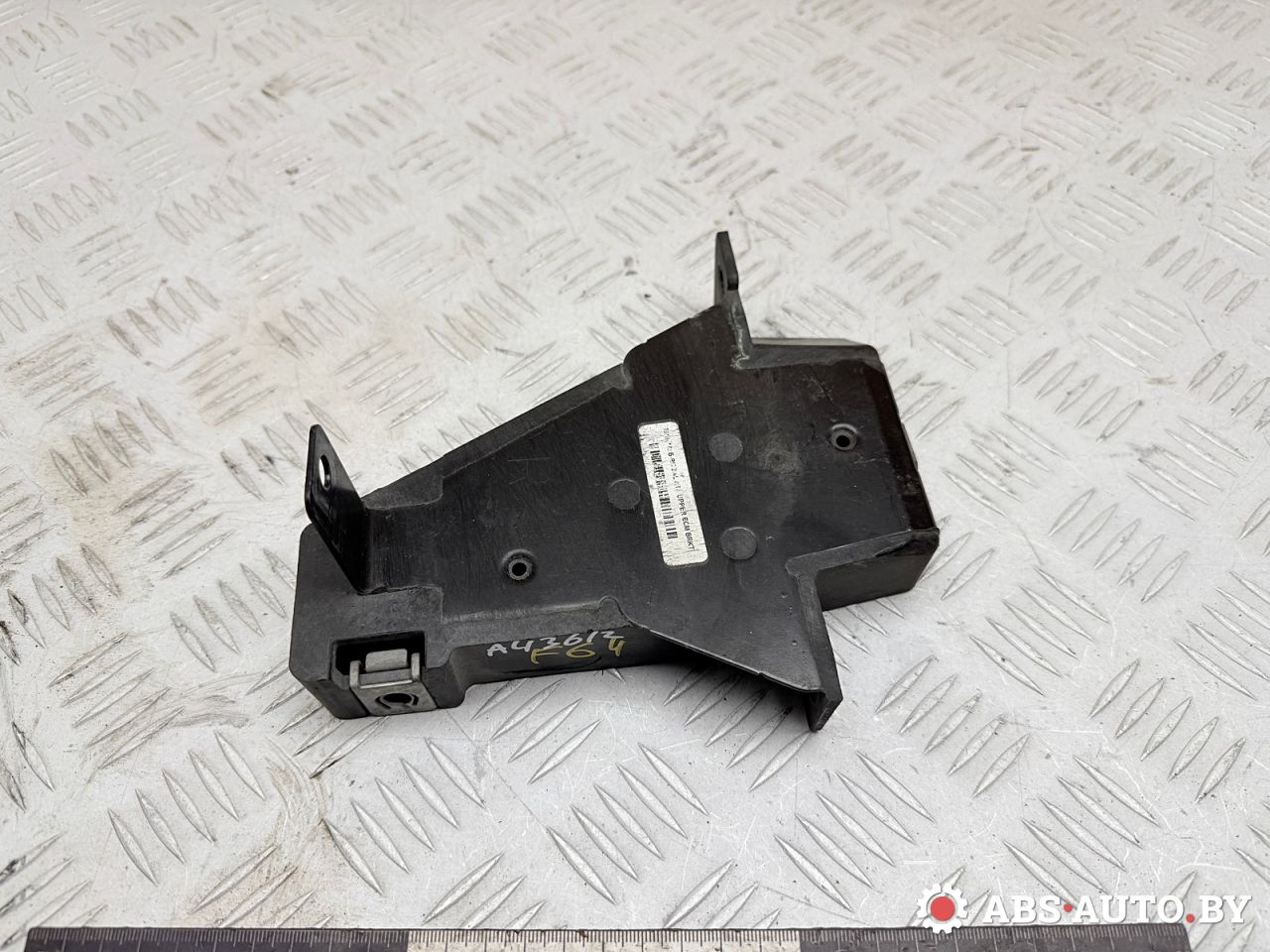 кронштейн радиатора Jeep Cherokee 5 поколение 2016, 2.0 л., EBT, дизель, АКПП, внедорожник 5 дв., 68144540AB - фото №1