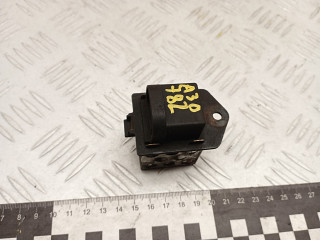 блок управления вентилятором (реле) Renault Scenic 1 поколение [рестайлинг] 1999, 1.6 л., K4M 700, бензин, МКПП, 7700432632, 214934359R, 7700432779, 7701040717, 7701042681, 7701206244, 8200034040, 8200047284