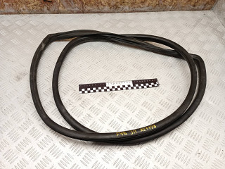 уплотнитель двери Toyota RAV4 2 поколение (XA20) [рестайлинг] 2005, 2.0 л., 1CD-FTV, дизель, МКПП, внедорожник 5 дв.