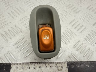 кнопка стеклоподъемника двери Renault Scenic RX4 1 поколение 2002, 1.9 л., F9Q 740, дизель, МКПП, полный привод, 24359, 7700836267, 166696