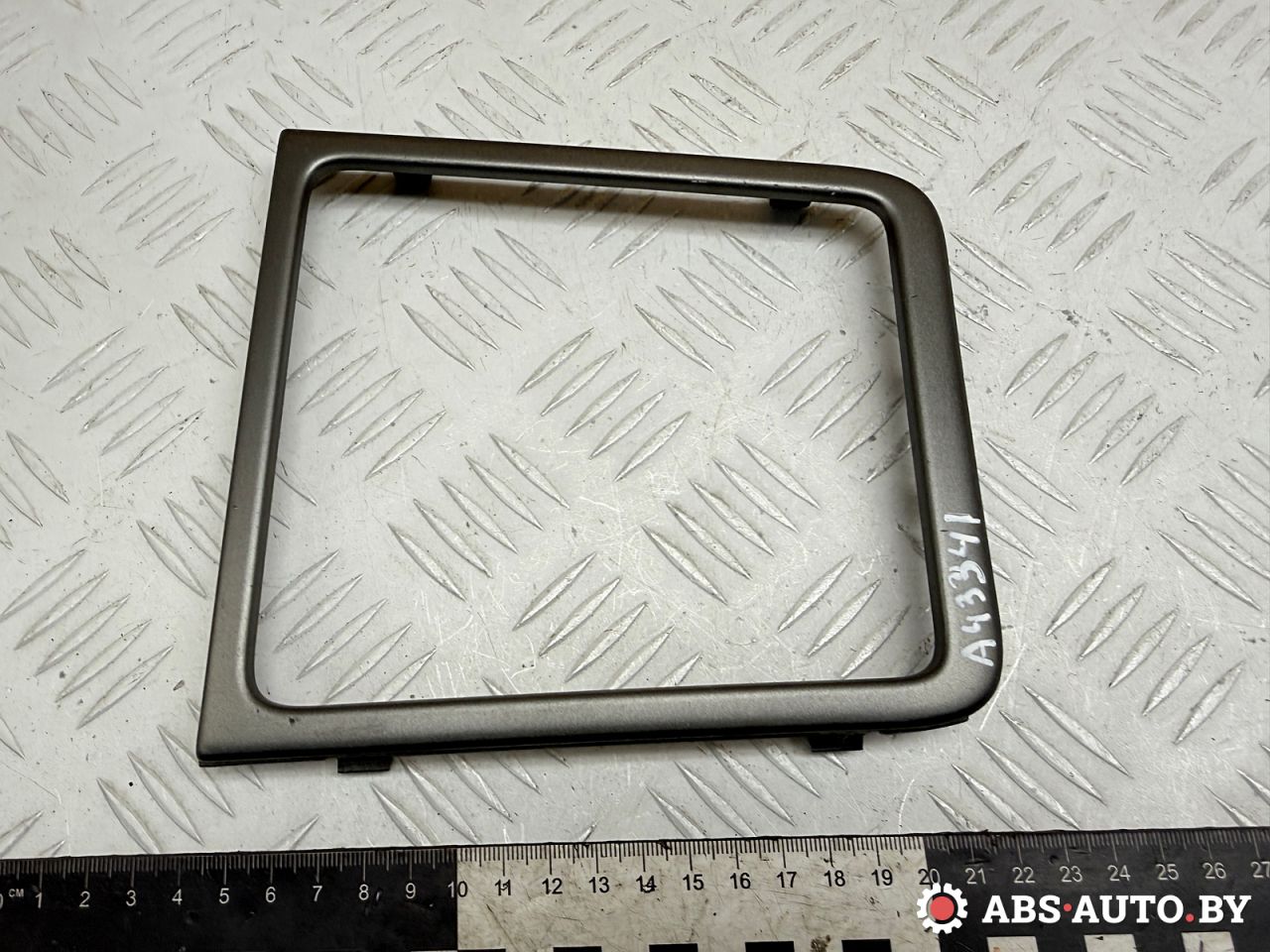 рамка обрамление кулисы Opel Vectra C 2004, 2.2 л., Y 22 DTR, дизель, МКПП, седан, 24463520 - фото №1