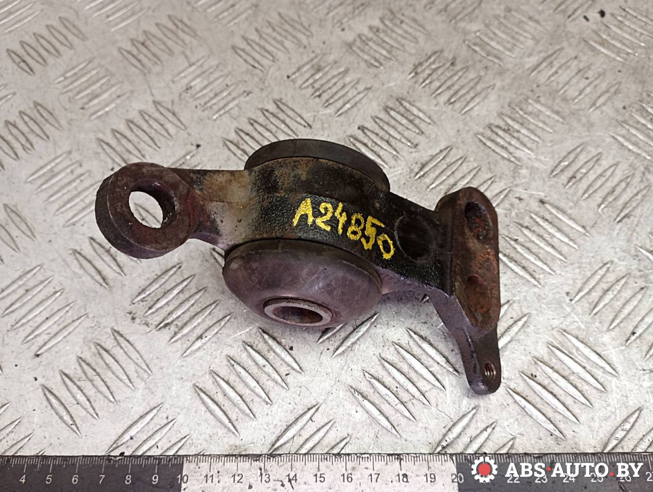 крепление рычага Rover 400 Series 2 поколение 1998, 2.0 л., дизель, W1766024 - фото №1