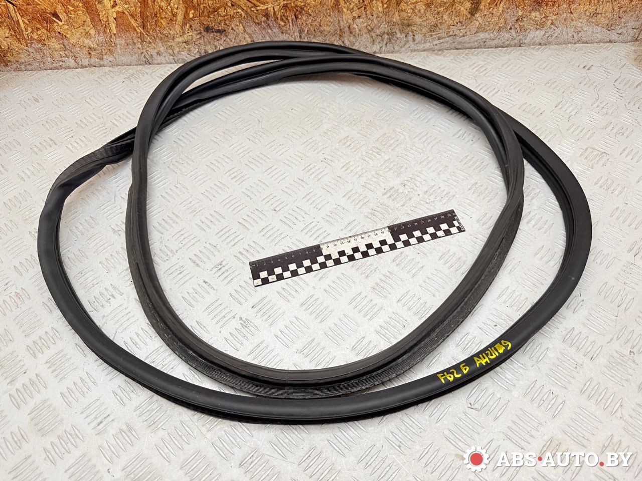 уплотнитель Peugeot 3008 1 поколение 2012, 1.6 л., 9HR (DV6C), дизель, робот - фото №1