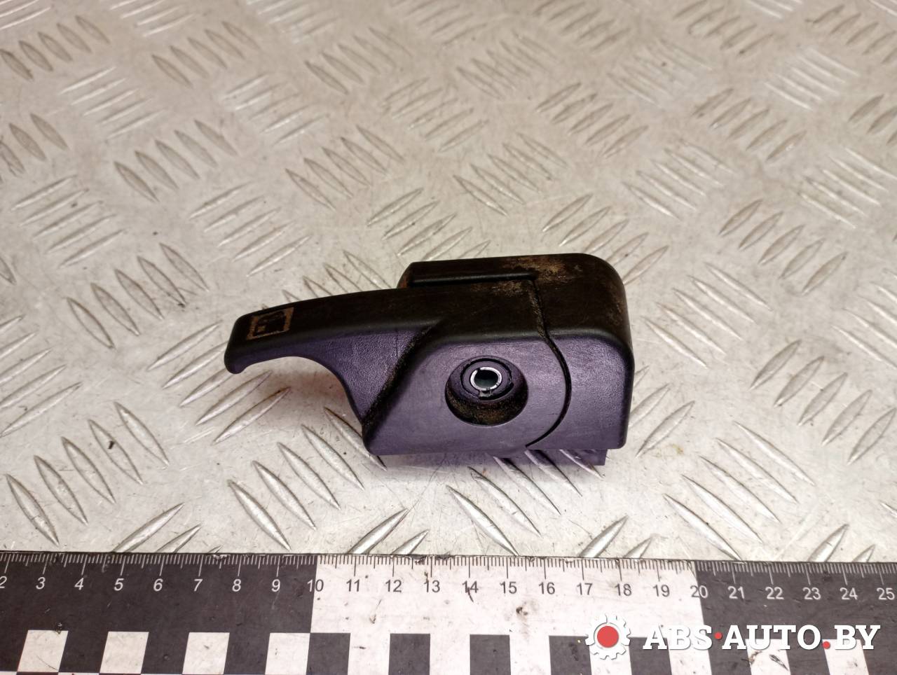 ручка открытия лючка топливного бака Peugeot 4007 1 поколение 2009, 2.2 л., дизель, МКПП, полный подключаемый привод, правый руль - фото №1