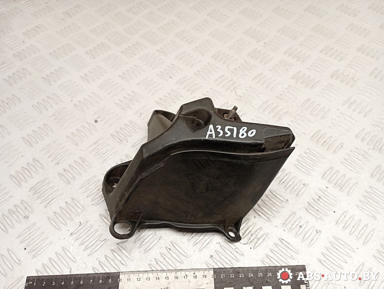 Крепление бампера заднего Peugeot 3008 1 поколение 2012, 1.6 л., дизель, робот, передний привод, правый руль, 9683195680 - фото №1