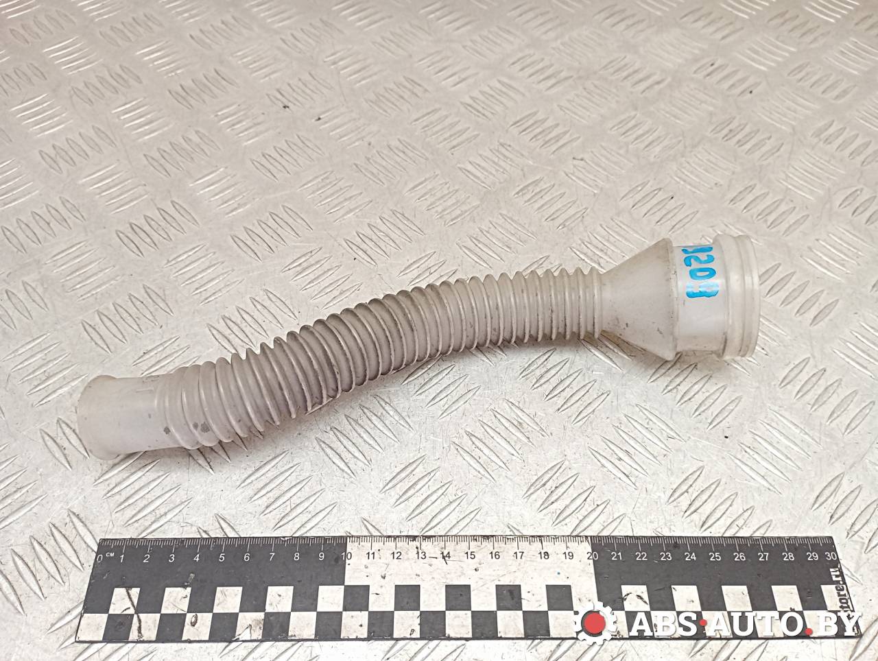 горловина бачка омывателя Toyota RAV4 3 поколение (XA30) 2008, 2.2 л., D-4D, 2AD-FTV, дизель, МКПП, внедорожник 5 дв., 8531942230 - фото №1