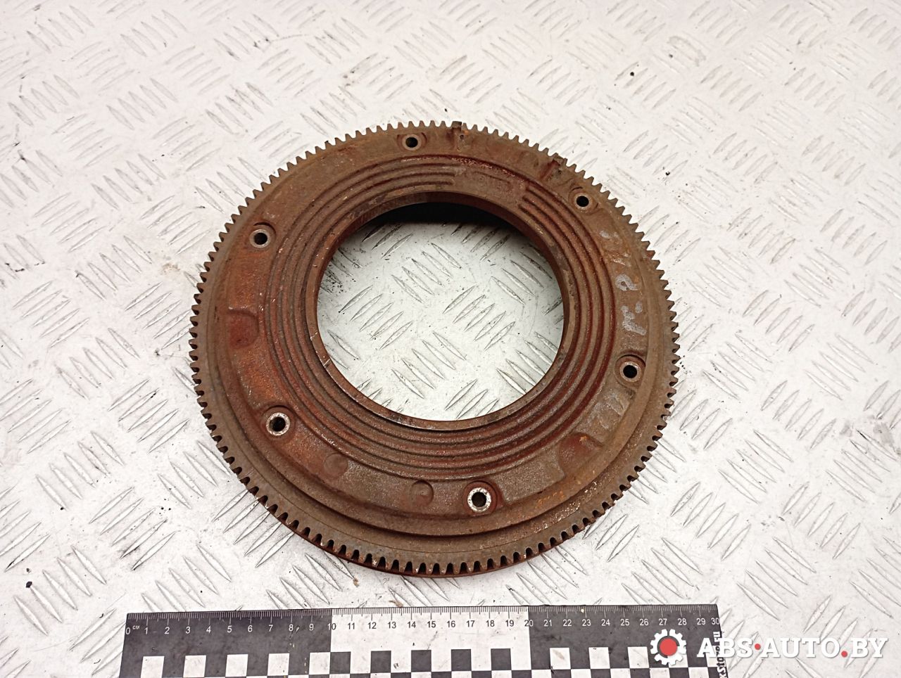 маховик Volkswagen Golf 2 поколение 1989, 1.6 л., дизель, 067105273B - фото №1