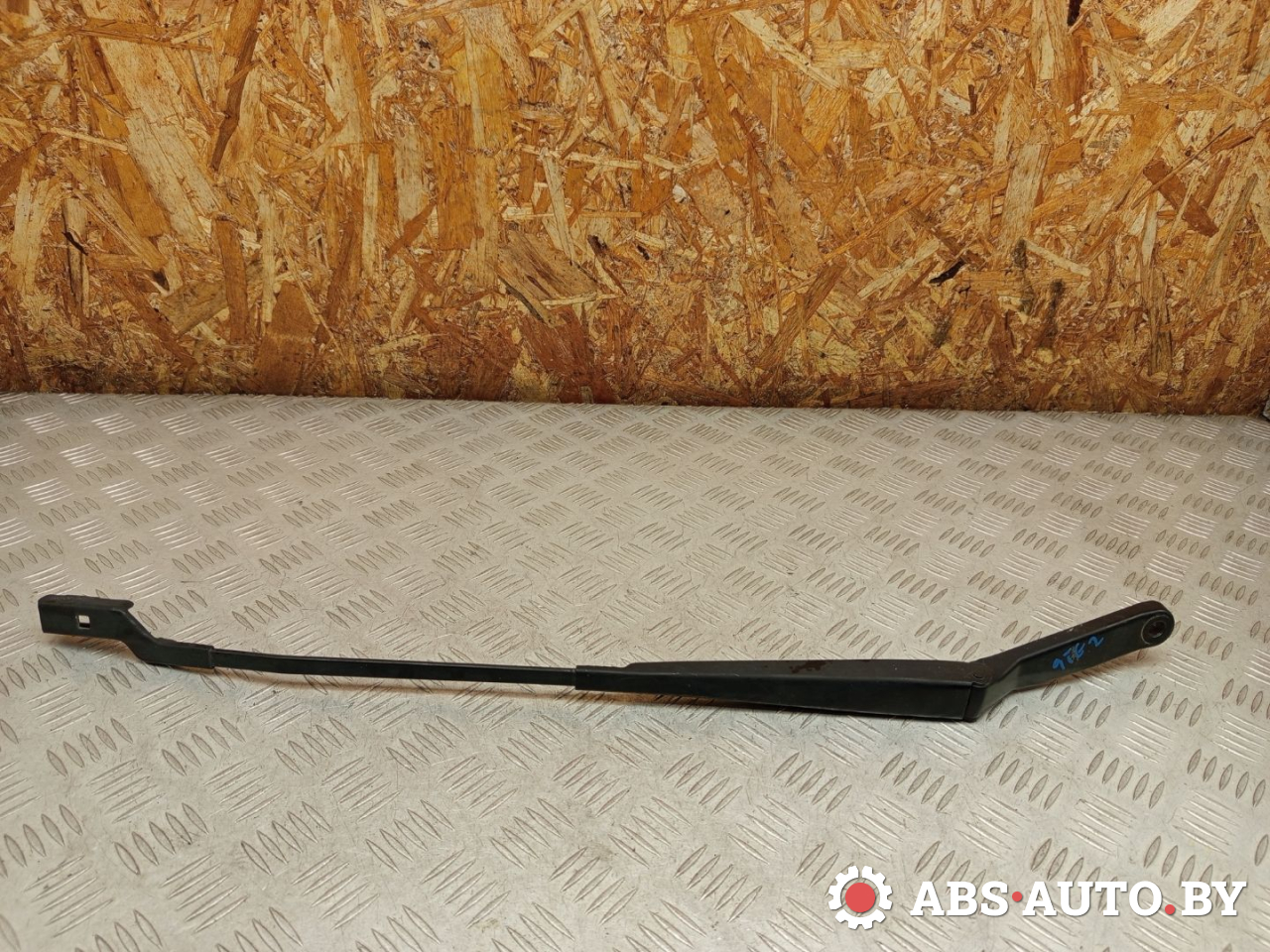 щеткодержатель (поводок стеклоочистителя, дворник) Peugeot 308 T7 2009, 1.6 л., EP6, бензин, МКПП, передний привод, 9680477080 - фото №1