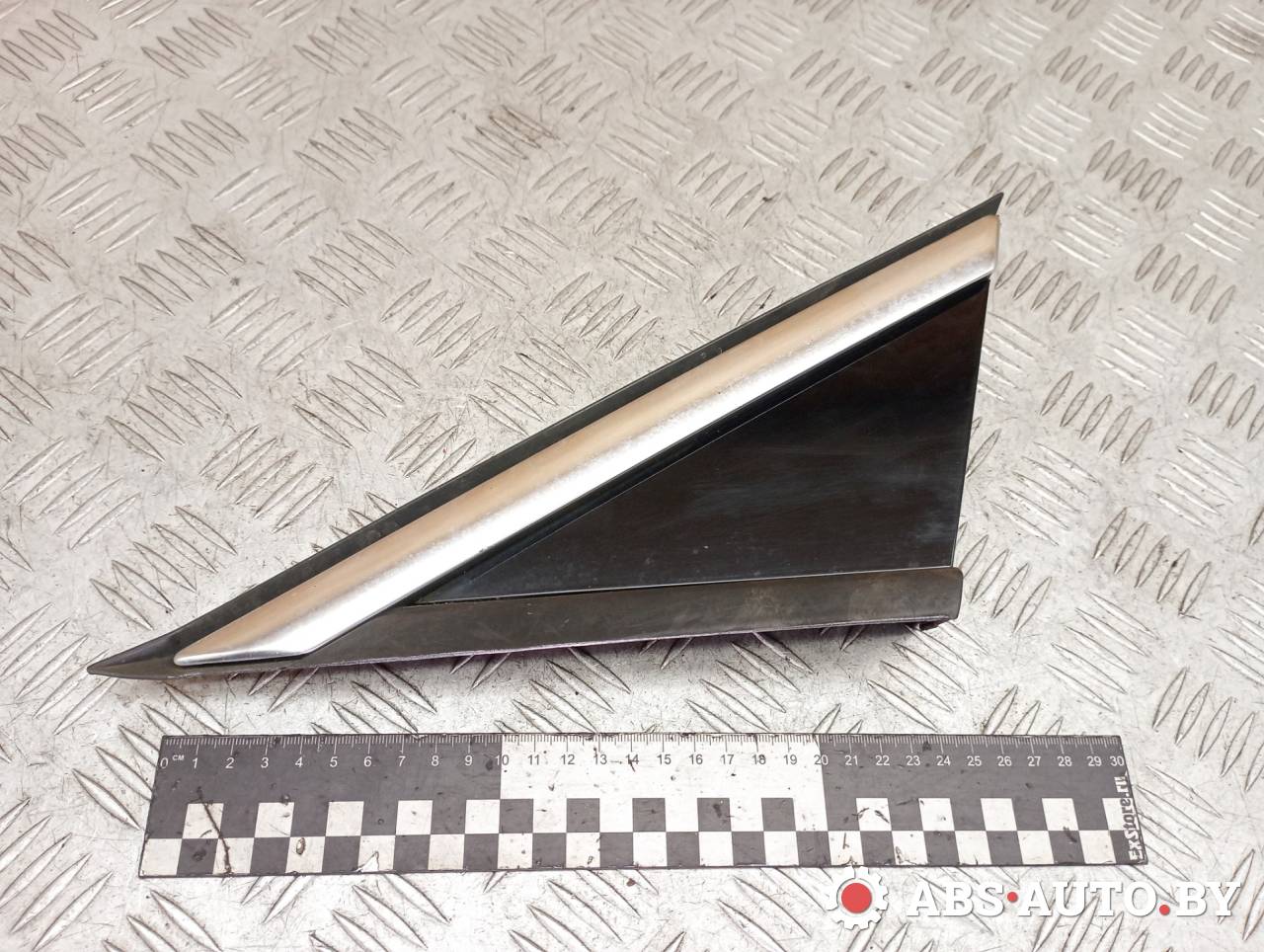 молдинг переднего левого крыла Peugeot 3008 1 поколение 2011, 1.6 л., дизель, робот, передний привод, правый руль, 96842433XY - фото №1