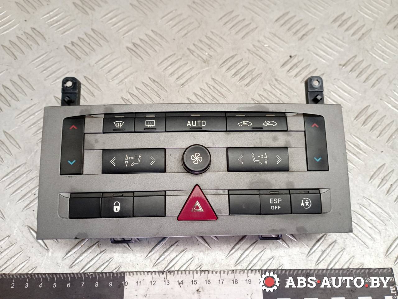 блок управления печки / климат-контроля Peugeot 407 1 поколение 2006, 2.0 л., дизель, МКПП, седан, 96573322YW, 96470290XT, 96464896KR, 96470287XT - фото №1