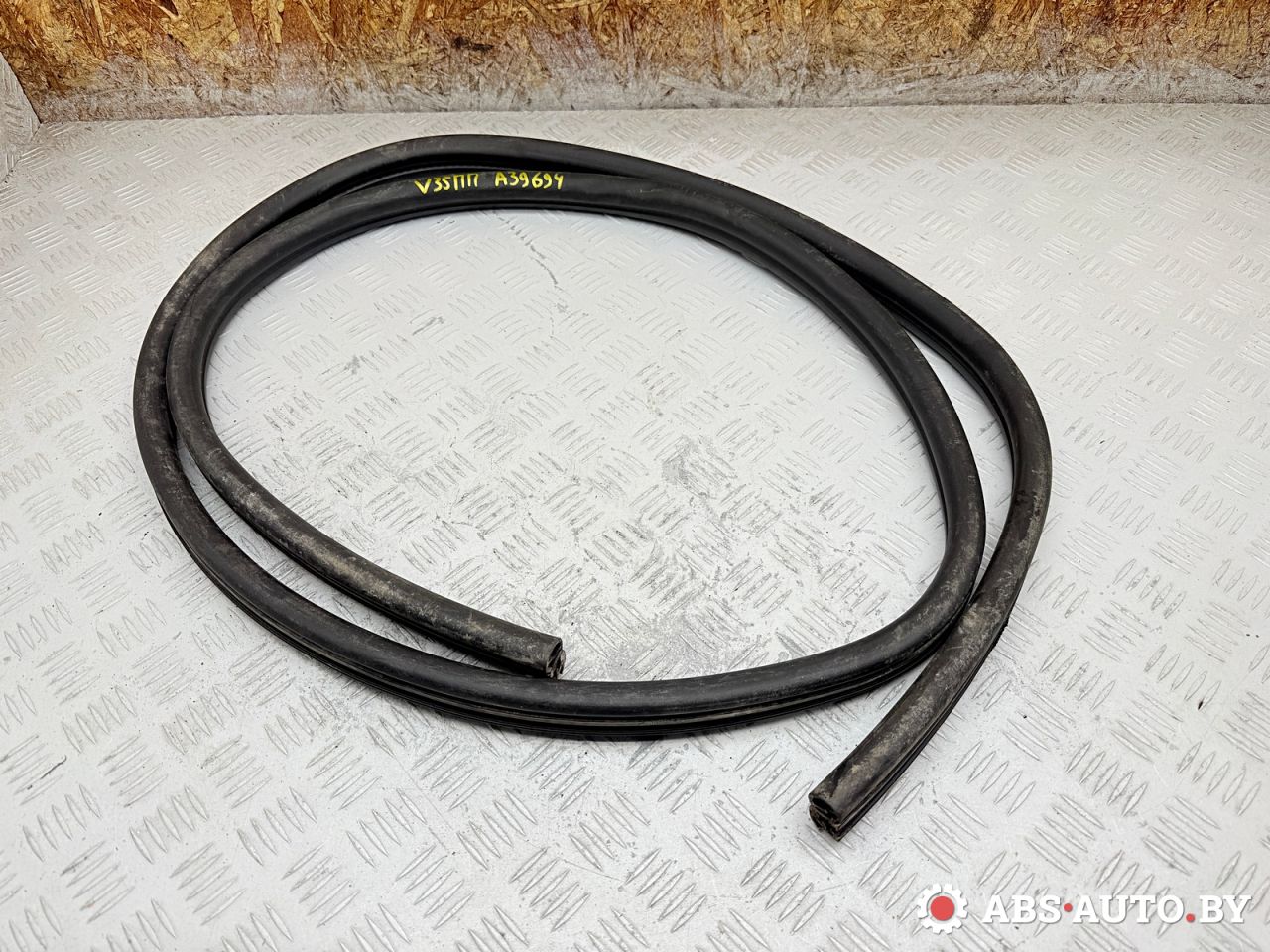 уплотнитель двери Smart Forfour 1 поколение 2004, 1.3 л., бензин, МКПП, MN900073 - фото №1