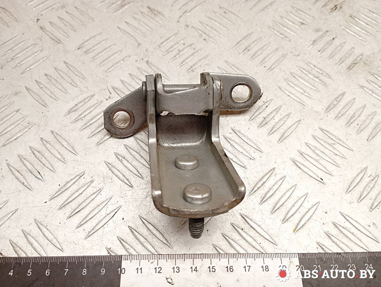 петля двери Toyota RAV4 2 поколение (XA20) 2003, 2.0 л., 1CD-FTV, дизель, МКПП, внедорожник 5 дв. - фото №1