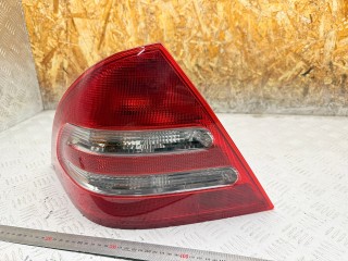 фонарь задний левый Mercedes-Benz C-Класс W203/S203/CL203 2000, 2.0 л., бензин, седан, 3311674021, ULO3311