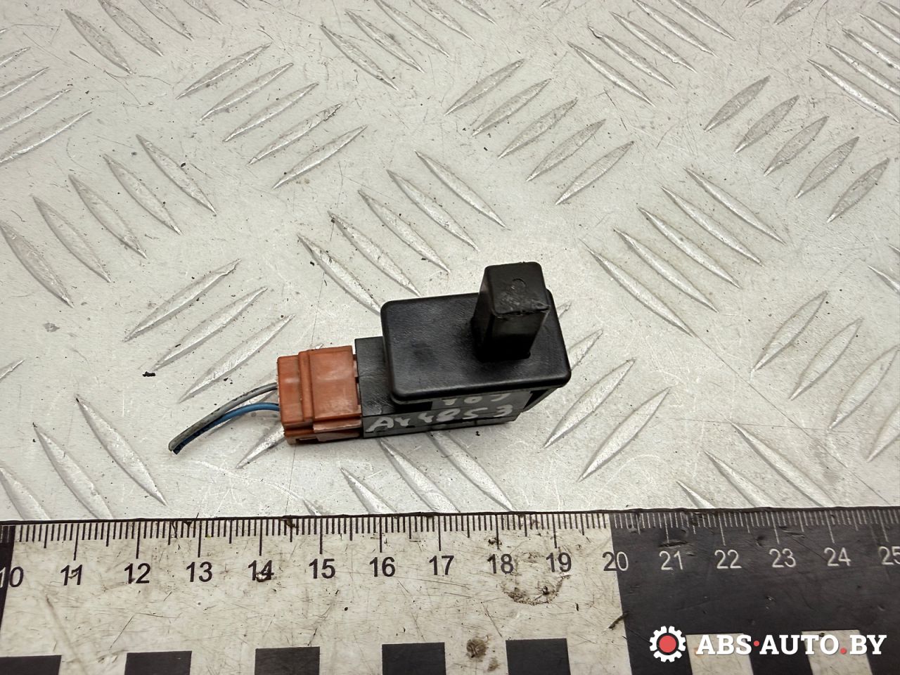 выключатель концевой (концевик) Peugeot 607 1 поколение 2001, 2.2 л., 4HX (DW12TED4/FAP), дизель, МКПП, седан - фото №1