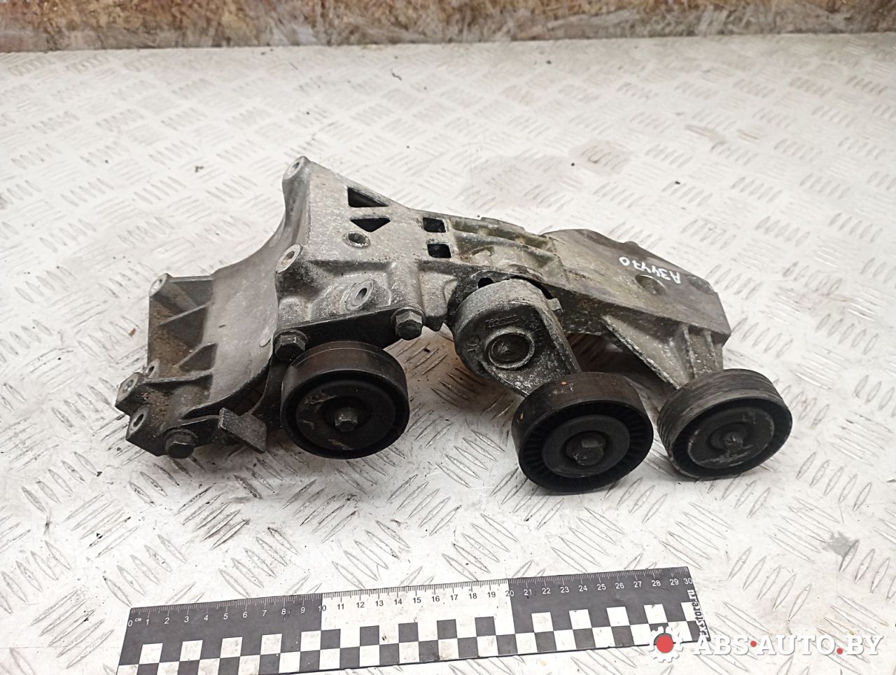 кронштейн генератора Mercedes-Benz A W169 2 поколение (2004-2008) 2008, 2.0 л., OM 640.942, дизель, МКПП, хетчбэк 5 дв., правый руль, A6402021040 - фото №1