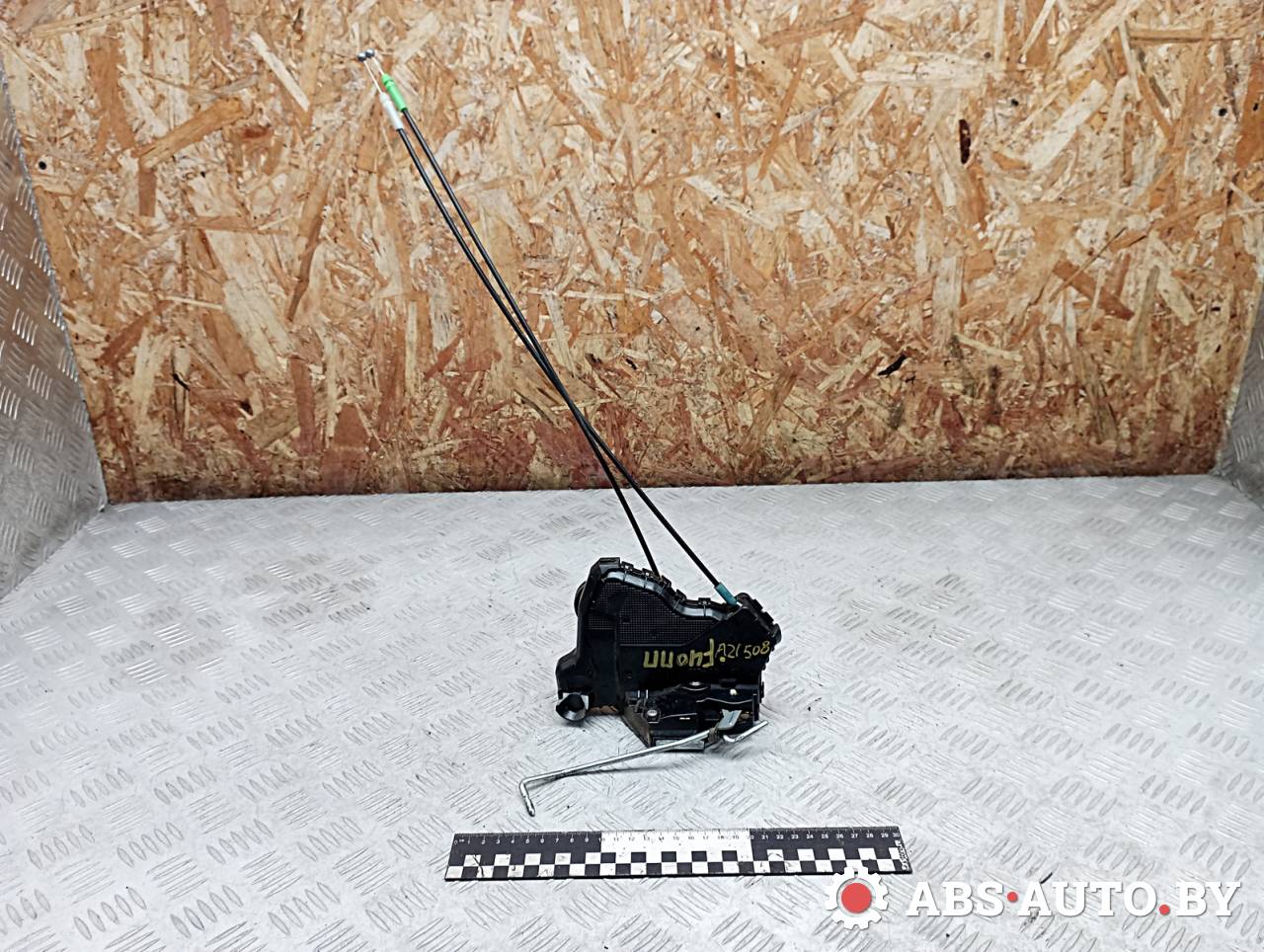 замок двери передней правой Toyota RAV4 3 поколение (XA30) 2008, 2.2 л., D-4D, 2AD-FTV, дизель, МКПП, внедорожник 5 дв., 4F80110179, 80110179 - фото №1