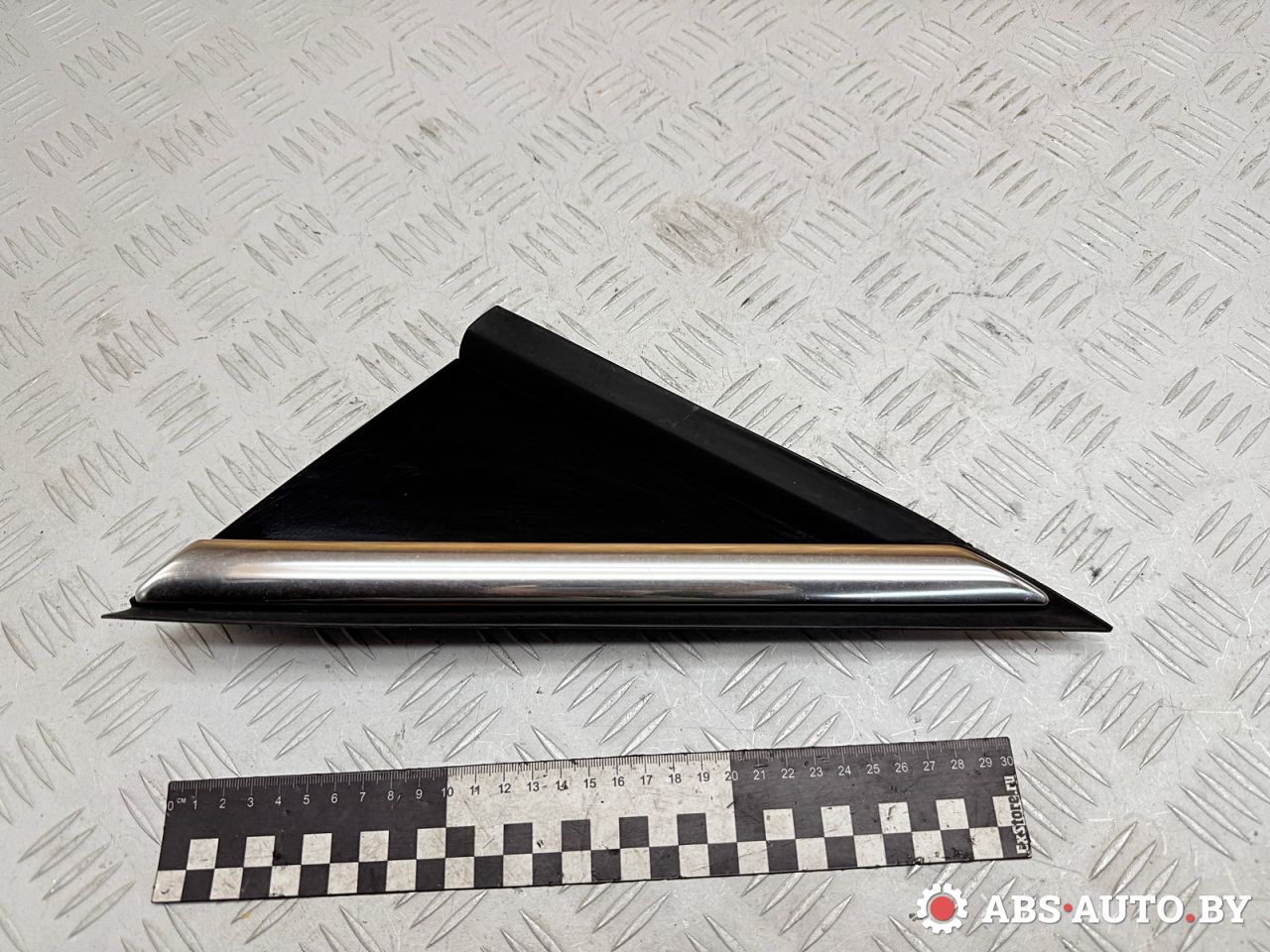 молдинг переднего левого крыла Peugeot 3008 1 поколение 2012, 1.6 л., 9HR (DV6C), дизель, робот, 96842433XY - фото №1