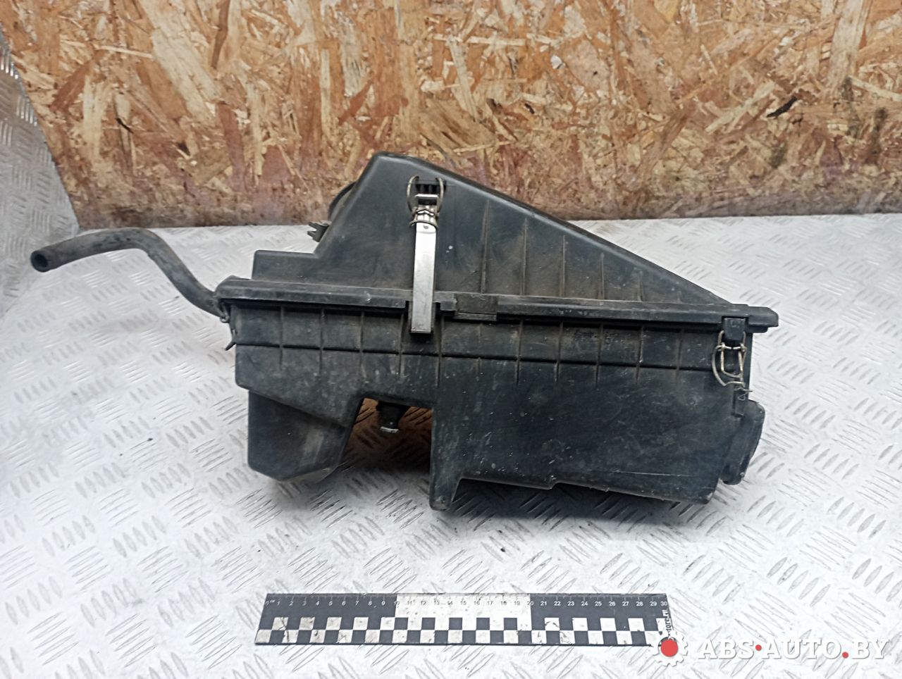 корпус воздушного фильтра Ford Mondeo 1 поколение 1996, 1.8 л., бензин, 97BB9600AE - фото №1