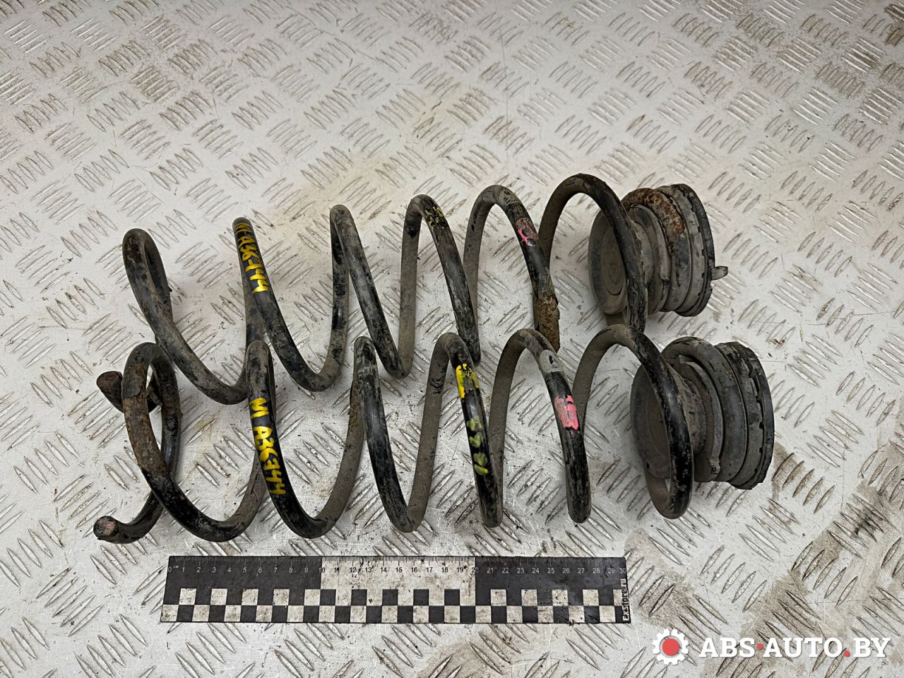 пружина задняя Peugeot Bipper 1 поколение 2010, 1.4 л., 8HS (DV4TED), дизель, АКПП, правый руль, 5102AJ, 5102AK - фото №1