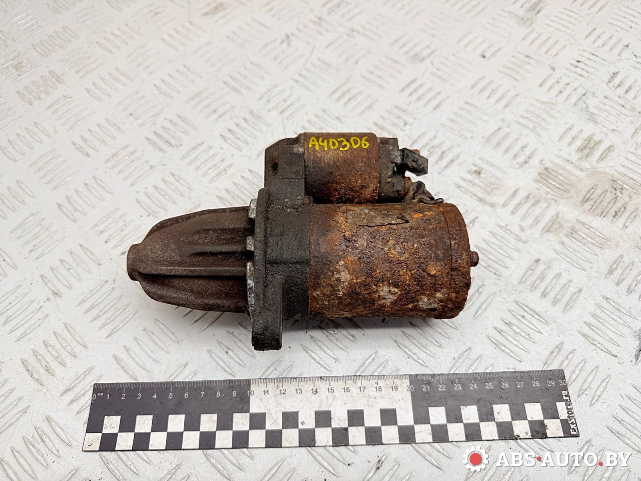 стартер Smart Forfour 1 поколение 2004, 1.3 л., бензин, МКПП, MR994922, 0986023520, JS1359, M000T45271, M000T45271ZT, M000T45275ZT, M0T45271, M0T45271ZT, M0T45275, M0T45275ZT, 012106, 114108, CST35175, CST35175AS, CST35175ES, CST35175OS, CST35175RS, DRS0079, DRS0079N, RAS31180, STM1359EX, STM1359RN, STM1359YJ, STM1359ZD, 220519, STM1359RB, STM1359WA, 1351510101, A1351510101, STR7231, 33183N, 300N10934Z - фото №1