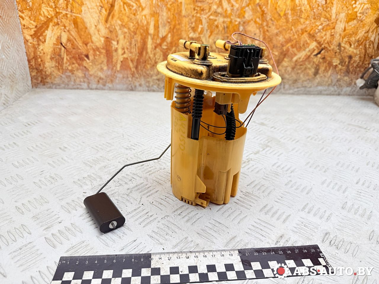 датчик уровня топлива Peugeot 3008 1 поколение 2012, 1.6 л., 9HR (DV6C), дизель, робот, 9680353680, 9681286080, 1525LA, 702700070 - фото №1