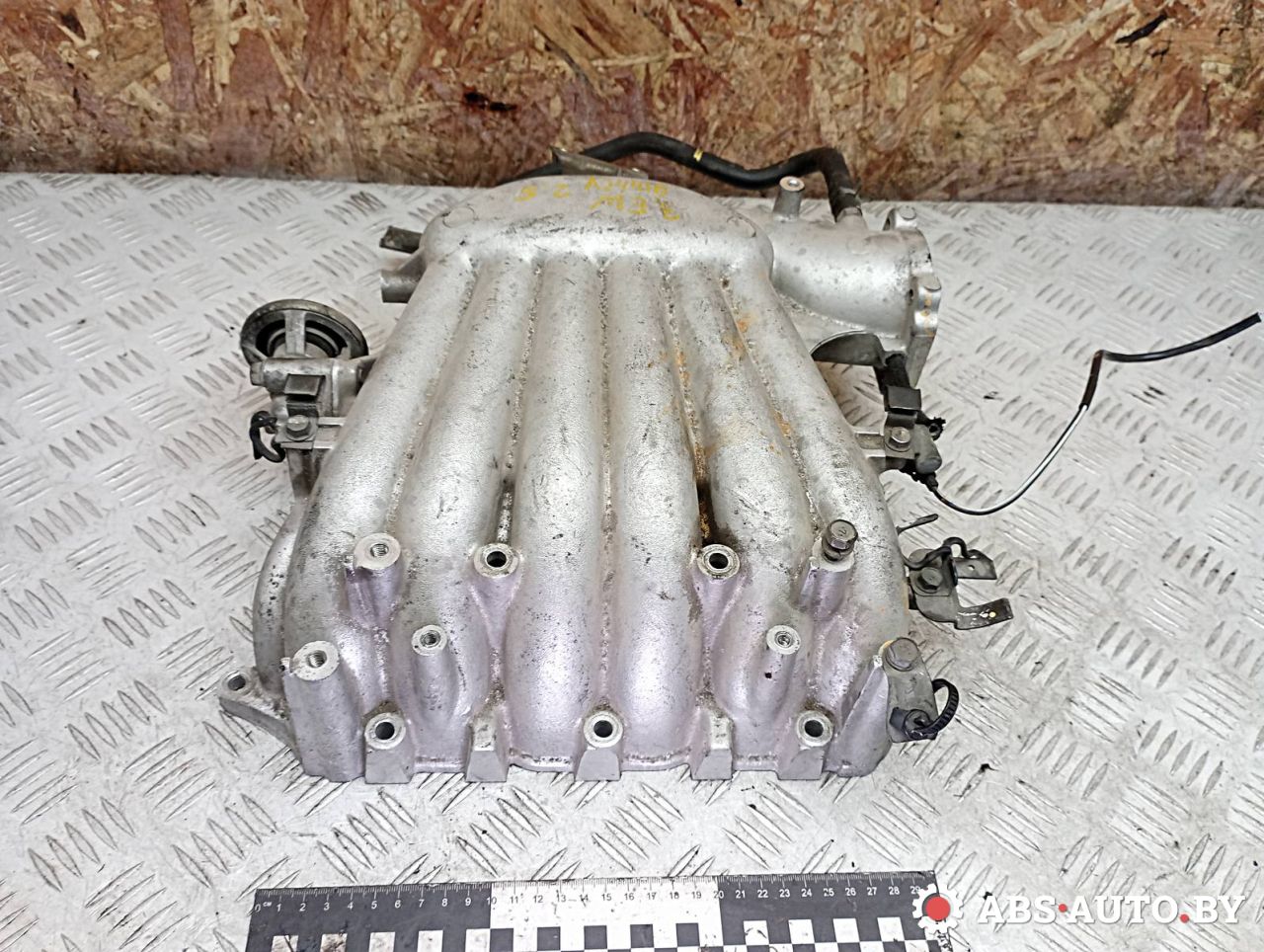 коллектор впускной Mitsubishi Galant 8 поколение 1998, 2.5 л., бензин - фото №1