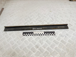 уплотнитель Skoda Octavia 2 поколение (A5) 2006, 1.9 л., BXE, дизель, МКПП, универсал, 1K0121345D