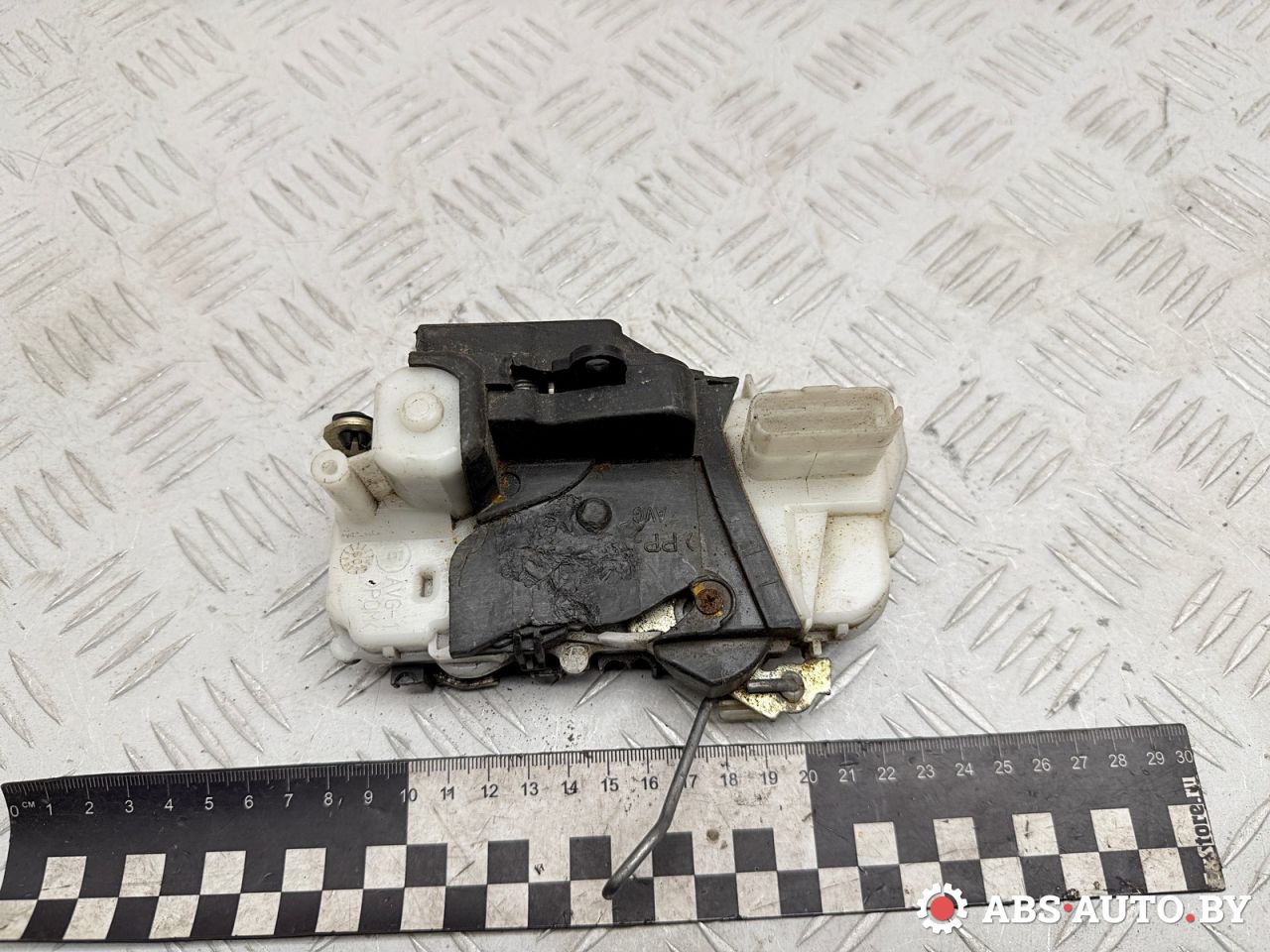 замок двери передней левой Citroen C5 1 поколение 2002, 2.0 л., RHZ (DW10ATED), дизель, АКПП, 9135J1 - фото №1