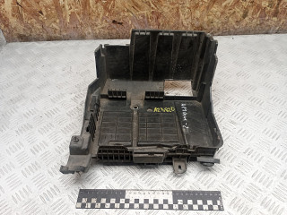 полка аккумулятора Renault Scenic 2 поколение 2005, 1.5 л., дизель, МКПП, передний привод, 8200467409