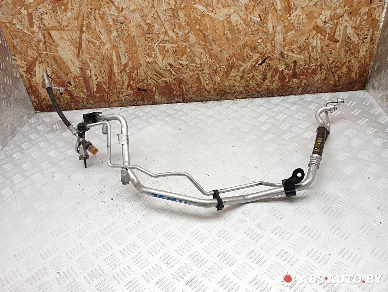 трубка кондиционера Peugeot 308 T9 2014, 1.6 л., дизель, МКПП, хетчбэк 5 дв., правый руль, 9675102080 - фото №1