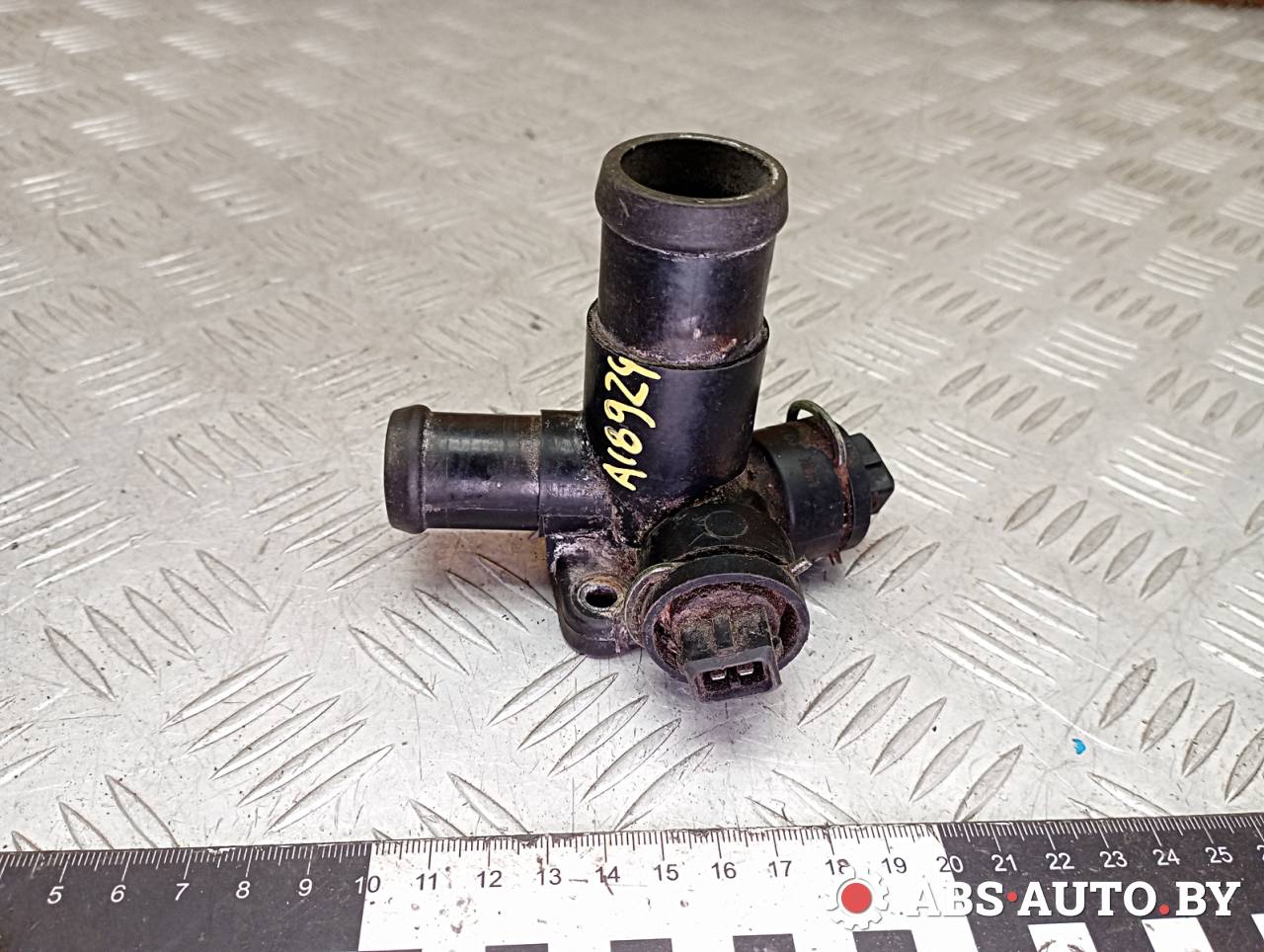 фланец (тройник) системы охлаждения Volkswagen Golf 2 поколение 1992, 1.6 л., дизель, 068121132, 068121133AB, P290016, TVZ1447NF - фото №1