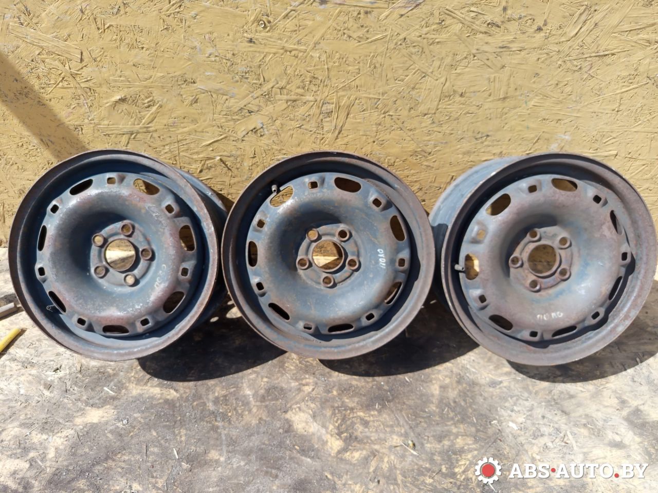 диск штампованный SEAT Ibiza 3 поколение 2004, 6Q0601027F - фото №1