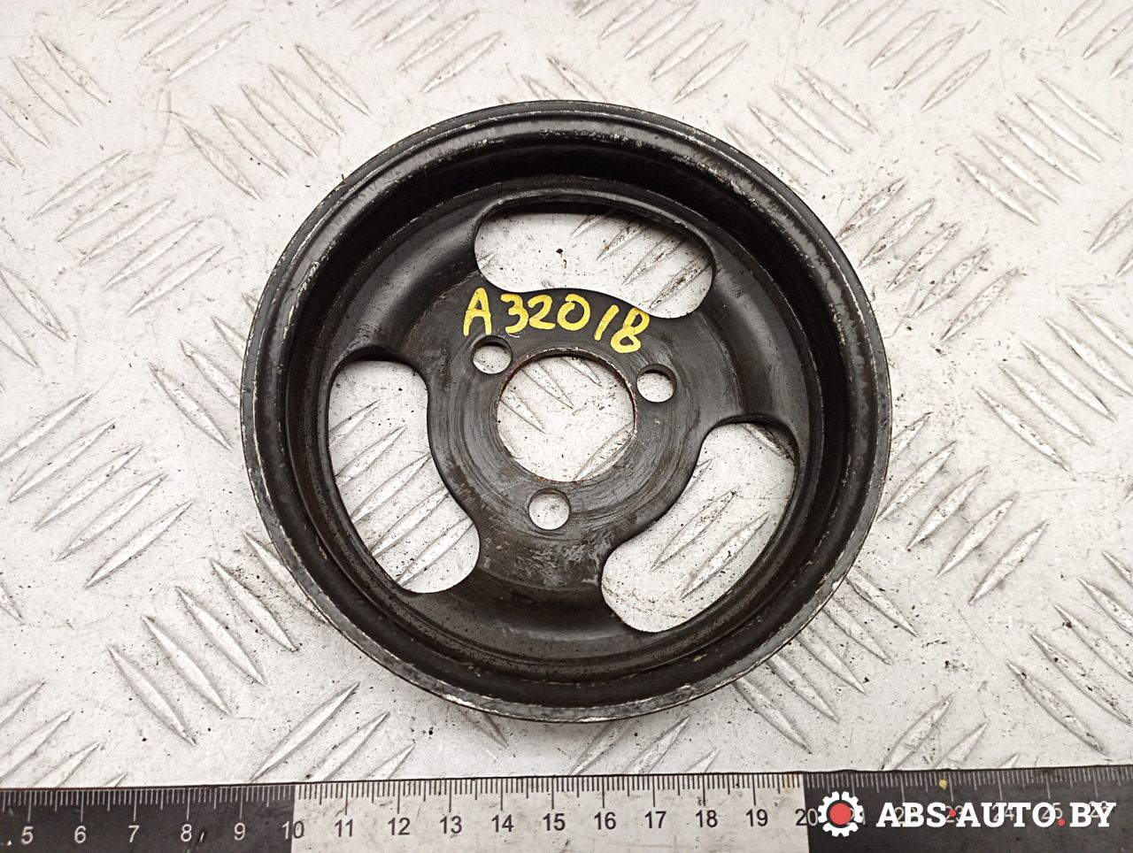 шкив помпы Opel Sintra 1 поколение 1997, 2.2 л., дизель, 90502887 - фото №1