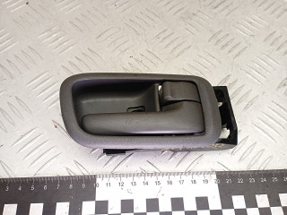 ручка внутренняя задняя правая Toyota RAV4 2 поколение (XA20) 2003, 2.0 л., 1CD-FTV, дизель, МКПП, внедорожник 5 дв.