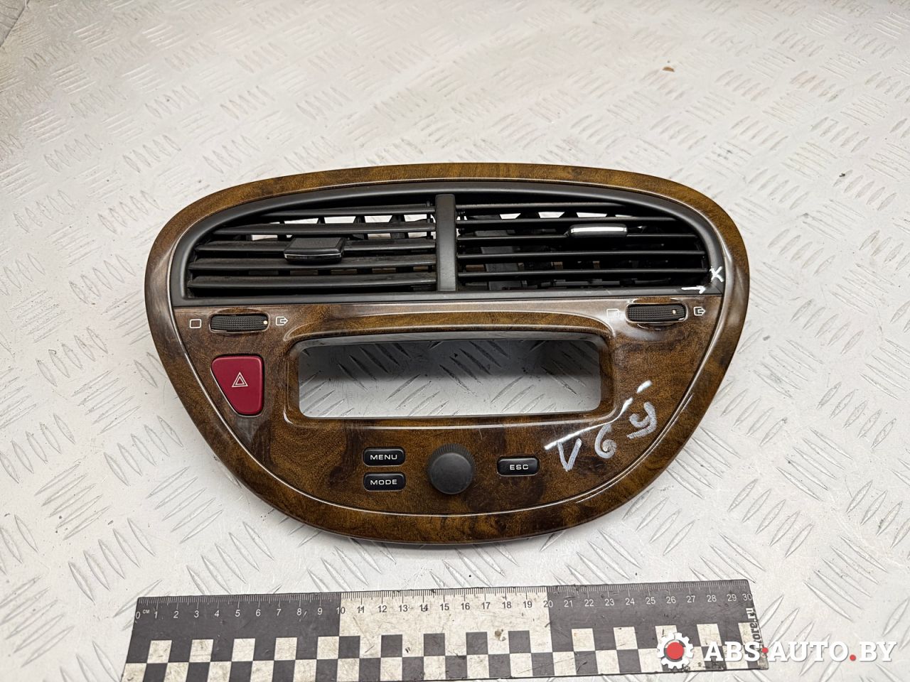 рамка под магнитолу Peugeot 607 1 поколение 2001, 2.2 л., 4HX (DW12TED4/FAP), дизель, МКПП, седан, 9633544077, 9629444477 - фото №1