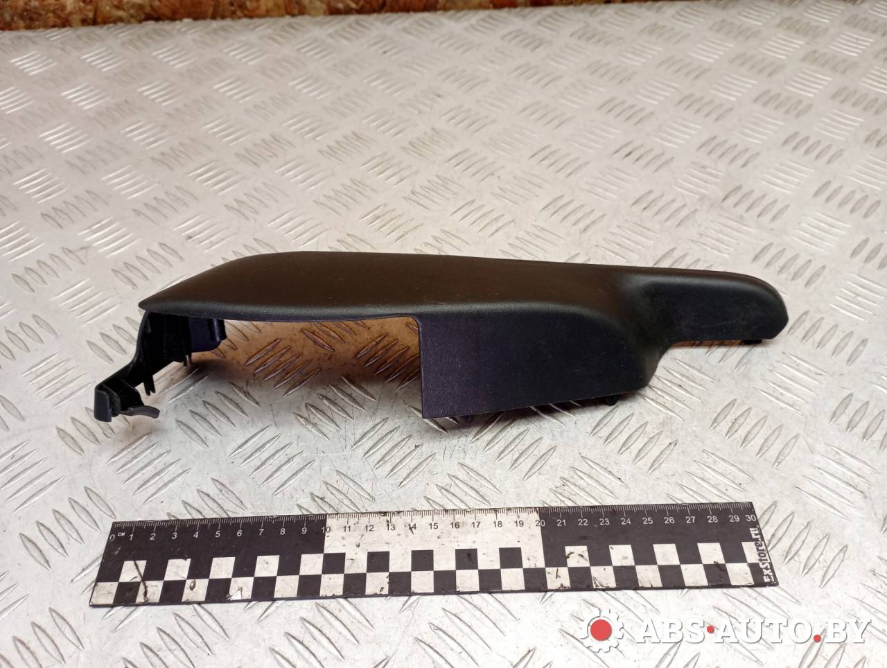 пластик (накладка) сиденья Peugeot 5008 1 поколение 2011, 1.6 л., дизель, МКПП, передний привод, 156025022 - фото №1