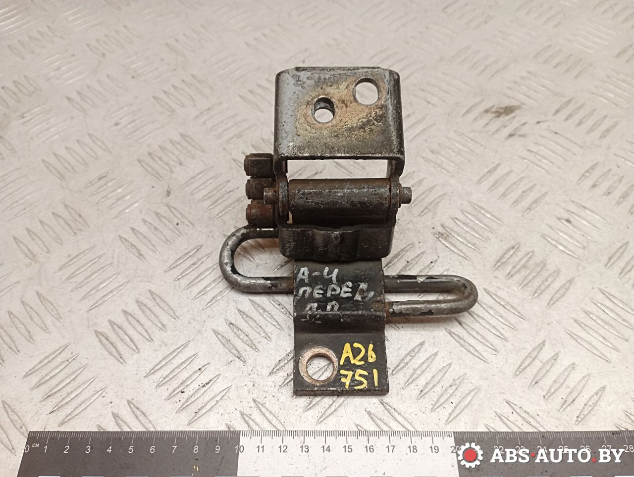 петля двери Audi A4 B5 1996, 8D0831412C - фото №1