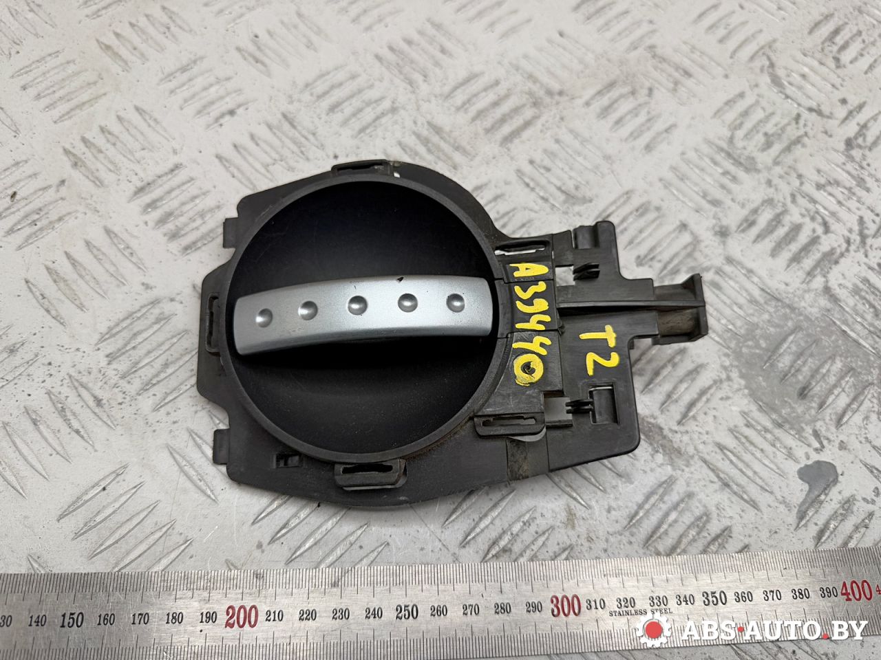 ручка внутренняя задняя левая Citroen C3 1 поколение 2003, 1.4 л., 8HY (DV4TED4), дизель, МКПП, передний привод, 9647164577, 9647164677 - фото №1