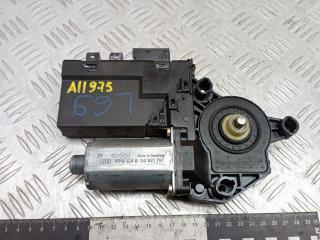 моторчик стеклоподъемника передний левый Peugeot 307 1 поколение 2005, 2.0 л., бензин, АКПП, универсал, 9637130580, 990832101, 990186200, 102239XXX, 0130821767