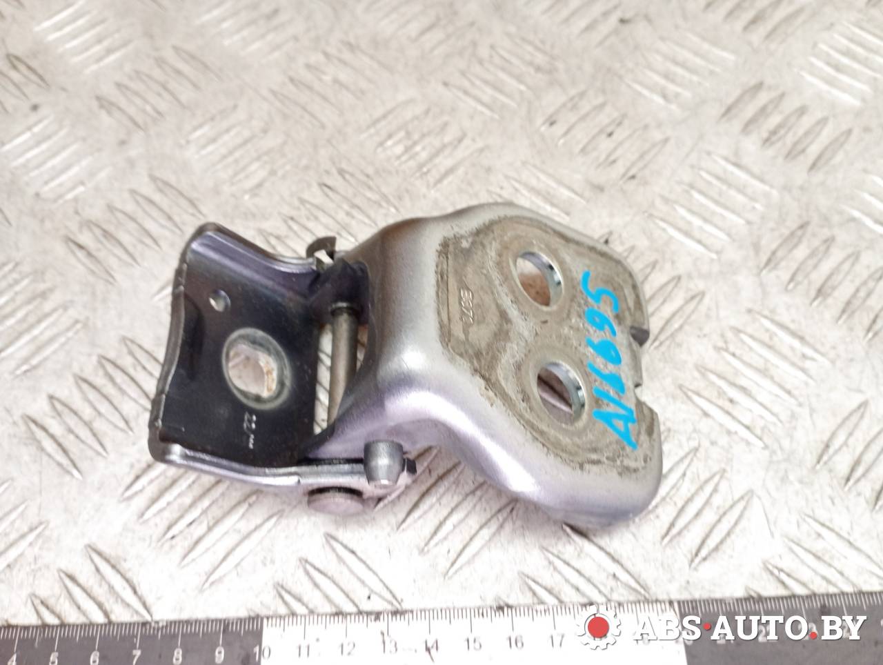 петля двери Peugeot 3008 1 поколение 2011, 1.6 л., дизель, робот, передний привод, правый руль, 9035AY - фото №1