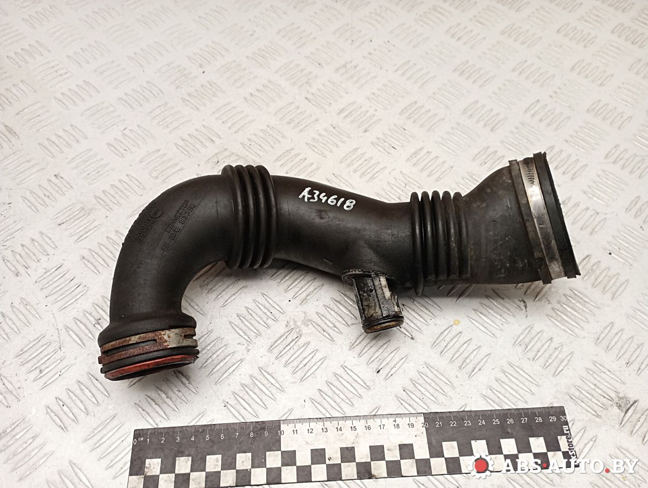 патрубок воздушного фильтра Citroen C4 Picasso 1 поколение 2009, 1.6 л., 9HZ (DV6TED4), дизель, АКПП, правый руль, 9656953680, 9687883680, 9687883780, 143453, 1434E1, 1434E2, 9651839080, 13717798147, UHZ1053AM, 9683735980 - фото №1