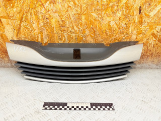 решетка радиатора Renault Laguna 2 поколение 2003, 1.8 л., F4P 774, бензин, МКПП, хетчбэк 5 дв., 8200012581