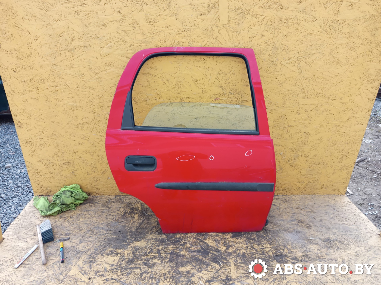 дверь задняя правая Opel Corsa C 2003, 1.7 л., дизель, МКПП, хетчбэк 5 дв. - фото №1