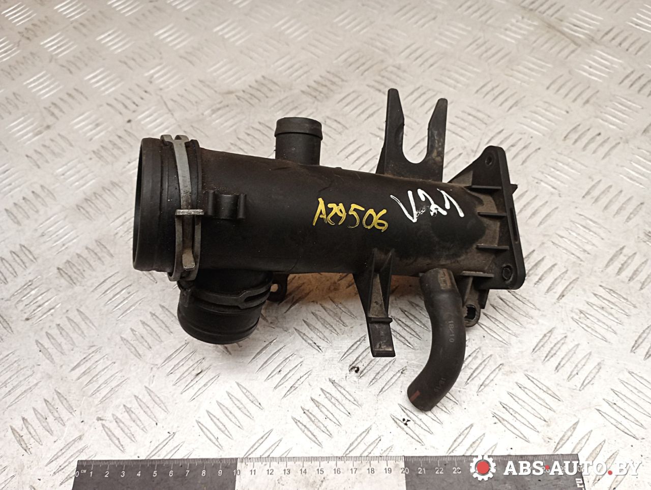 патрубок турбины Volkswagen Passat B6 2010, 1.4 л., CDGA, бензин, АКПП, универсал, 03C129617E - фото №1