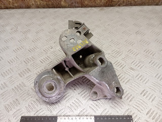 кронштейн двигателя Volkswagen Passat B5 1997, 2.4 л., бензин, 4B0199352A