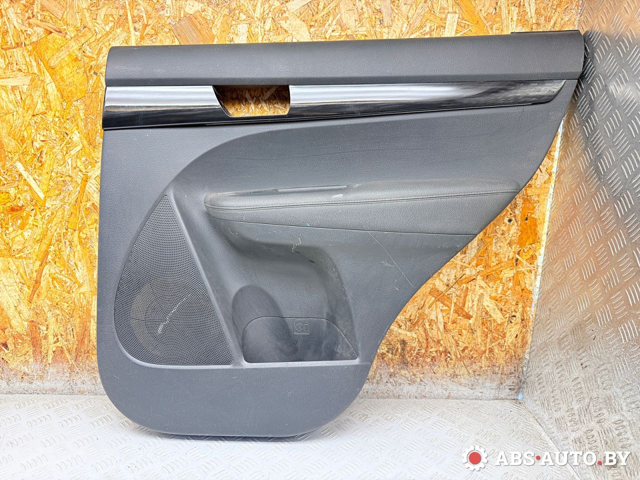 обшивка двери задняя правая Kia Sorento 2 поколение 2011, 2.2 л., дизель, АКПП, 202007550, 823022P220AND, 935802P500VA - фото №1