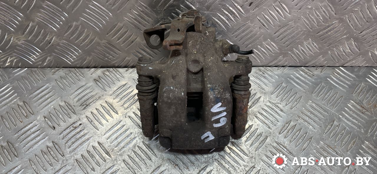 суппорт задний правый Peugeot 308 T7 2010, 1.6 л., 9HV (DV6ATED4), дизель, МКПП, 9675635380 - фото №1