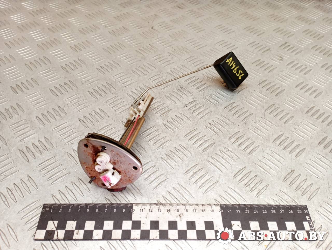 датчик уровня топлива Peugeot 4007 1 поколение 2009, 2.2 л., дизель, МКПП, полный подключаемый привод, правый руль, 1718A074 - фото №1