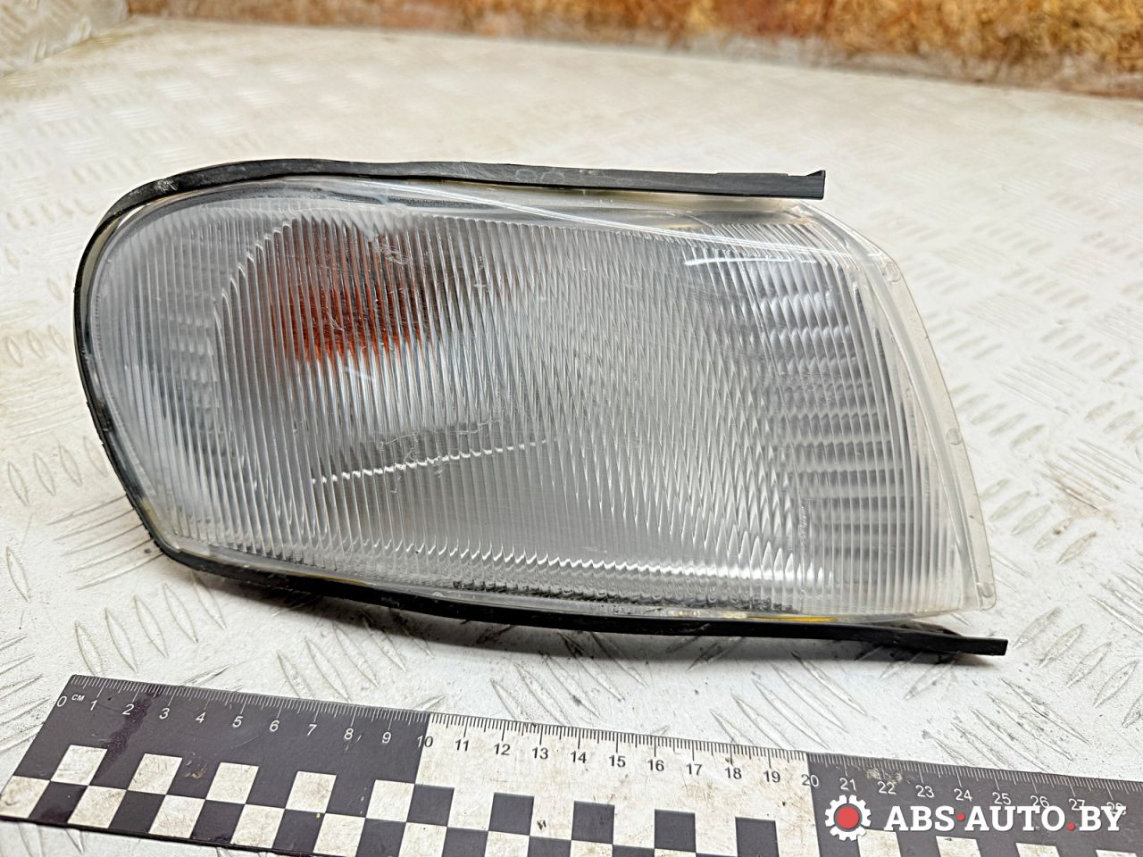 поворотник правый Opel Vectra B 1997, 2.0 л., Y 20 DTL, дизель, МКПП, 1226068 - фото №1