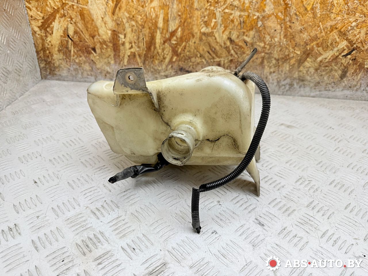 бачок омывателя Nissan Primera P12 2002, 2.2 л., YD22DDT, дизель, МКПП, седан, 28910AU310 - фото №1